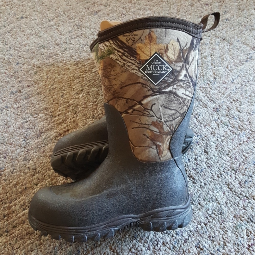Muck camo boots